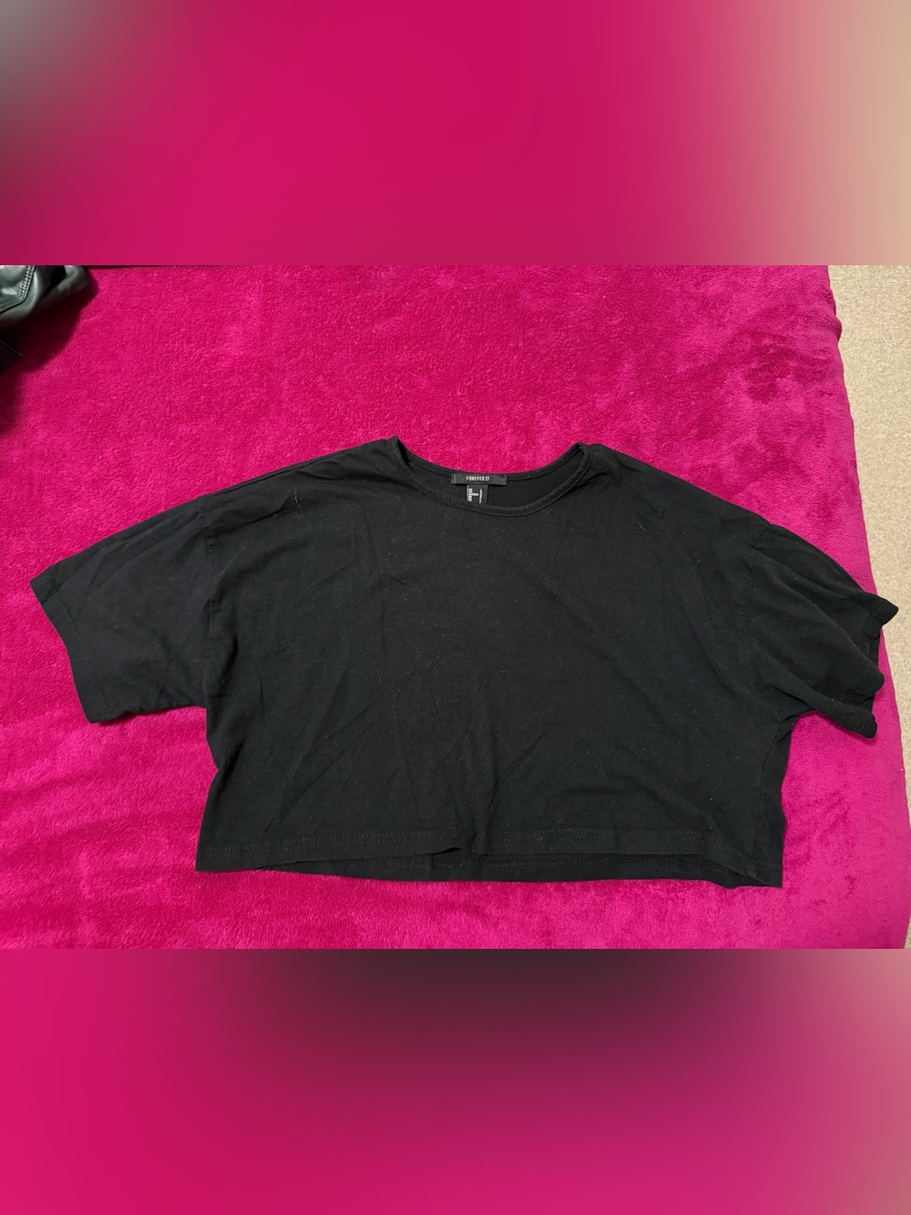 Forever 21 Black Cropped Crew Tee